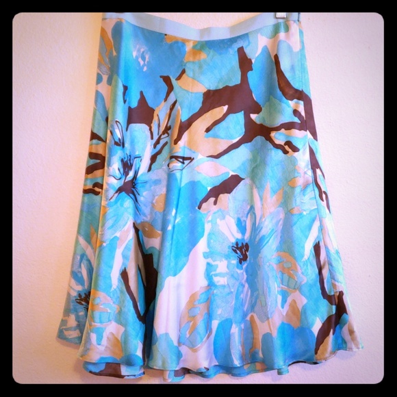 Banana Republic Dresses & Skirts - Midi silk A line skirt camo style pattern size 6 petite